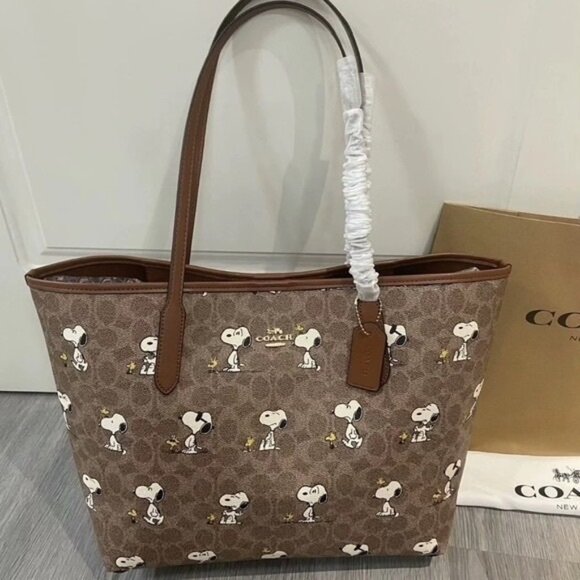 Coach Handbags - Coach X Peanuts City Tote Bag In Signature With Snoopy Print